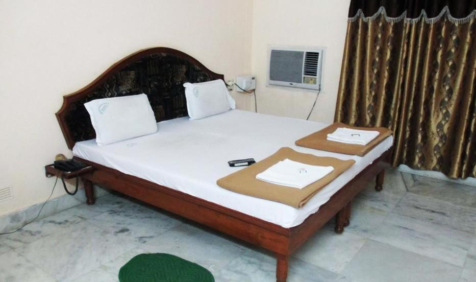 Hotel Geethanjali Residency Bhadrāchalam Exteriör bild