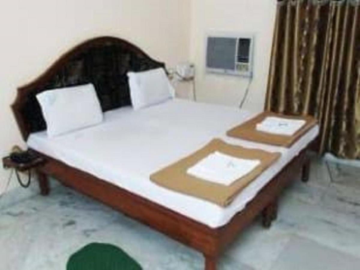 Hotel Geethanjali Residency Bhadrāchalam Exteriör bild