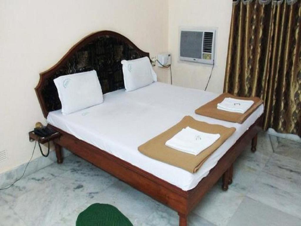 Hotel Geethanjali Residency Bhadrāchalam Exteriör bild